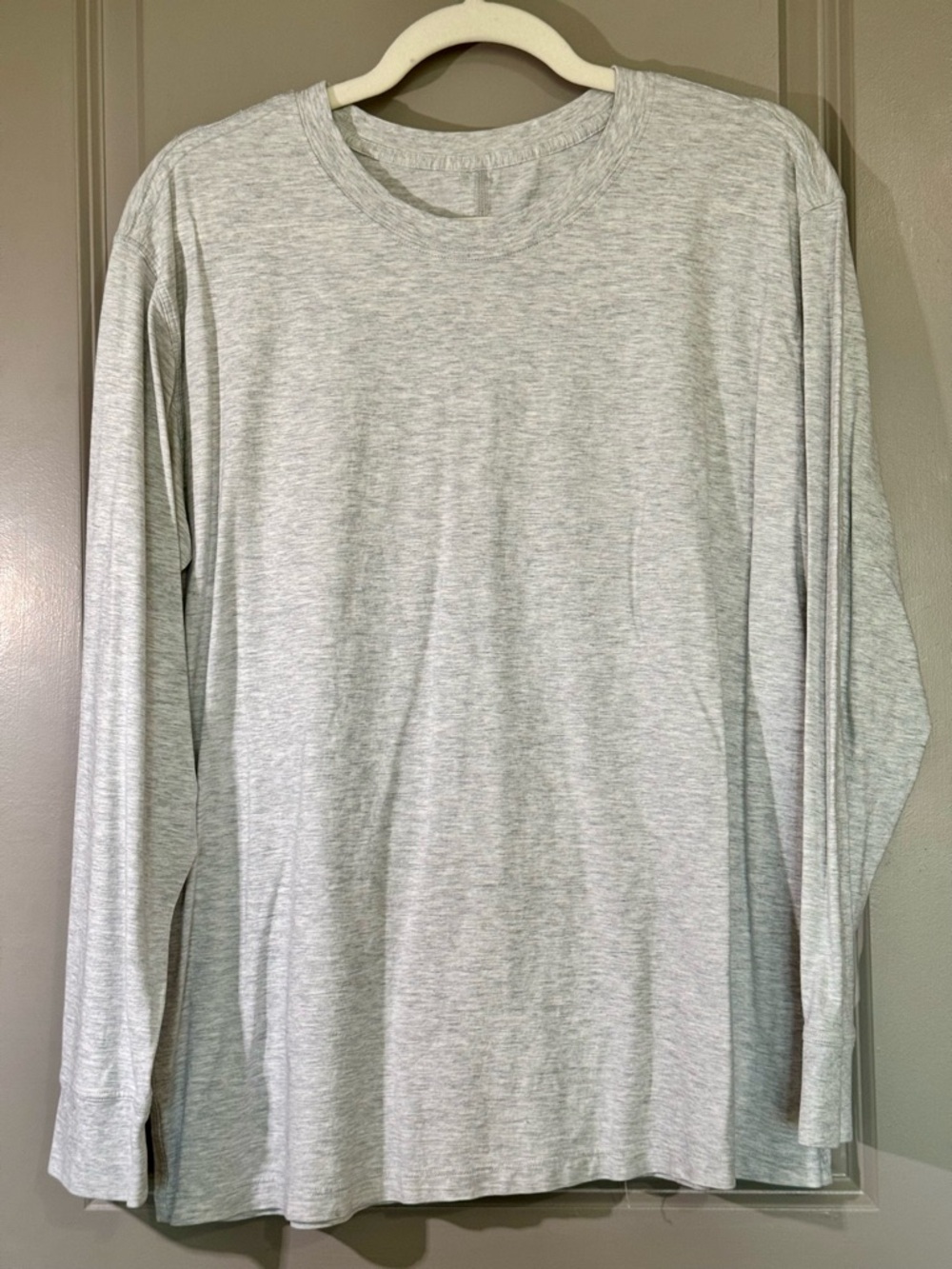 lululemon athletica Light Gray Long Sleeve Crew Tee